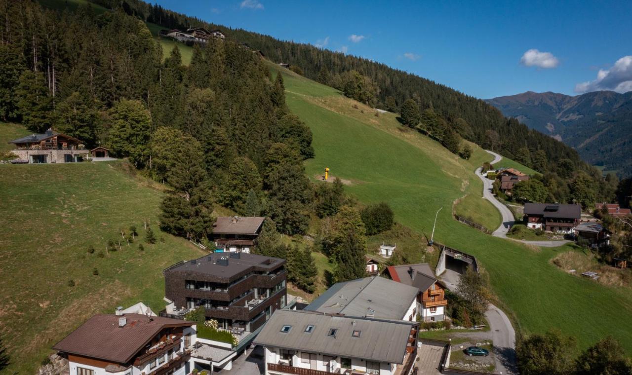 Sunny Ferienwohnungen Ski In - Ski Out Zell am See Bagian luar foto