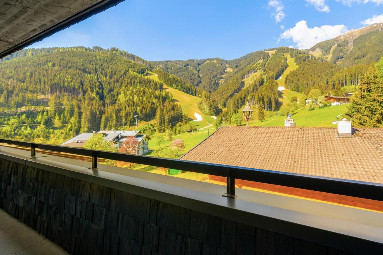 Sunny Ferienwohnungen Ski In - Ski Out Zell am See Bagian luar foto